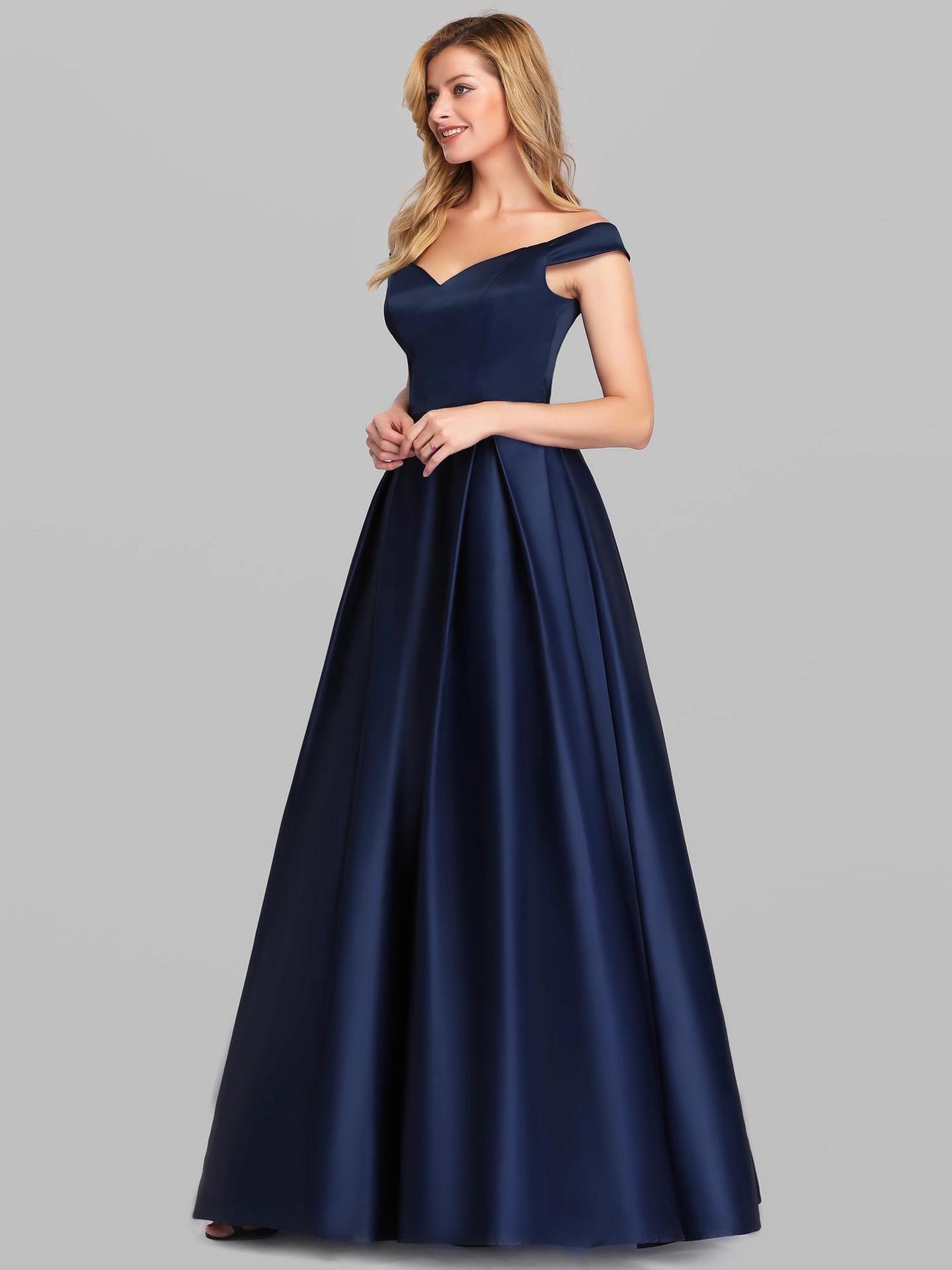 V-neck Solid Color Long Vintage Gown Dress